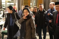 Megawati Tiba di Roma,...