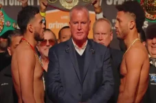 Bobot Sama 79 Kg, David...