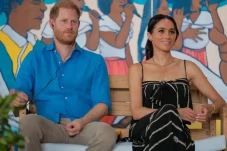 Meghan Markle Tinggalkan...