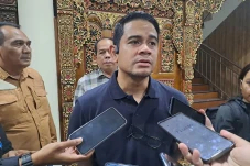 Keroyok Pemuda yang...