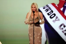 Beyonce Menang Best...