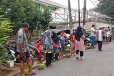 Perjuangan Warga Berburu...