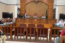 Bacakan Permohonan Praperadilan,...