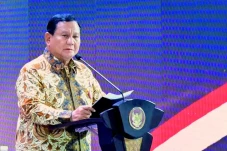 Prabowo Putuskan Program...