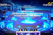 Bank Mandiri Cetak Laba...
