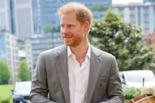 Pangeran Harry Dicap...