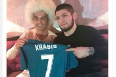 3 Pertandingan UFC yang...