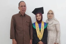 Kisah Annisa, Anak Buruh...