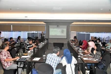 Gotong Royong Atasi...