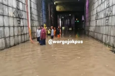 Underpass Matraman Terendam...