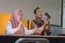 Guru MAN 1 Lamongan...