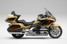 Honda Luncurkan Gold...