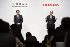 Putus Cinta dengan Honda,...