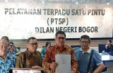 Gugat Penyidik KPK Rossa...