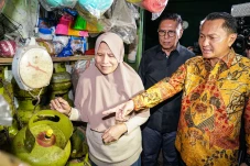 DPR Pastikan Distribusi...