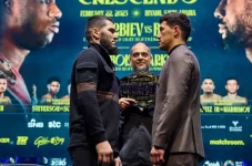 Trilogi Artur Beterbiev...
