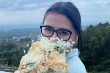 Prilly Latuconsina dan...