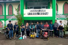 Masjid Bersih, Ibadah...