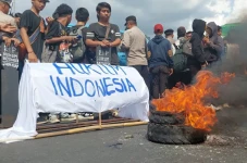 Aksi Teatrikal di Demo...