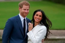 Cincin Pertunangan Meghan...