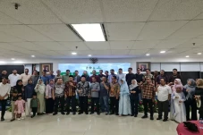 Diperlukan Penarik Gerbong...