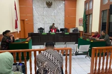PN Bandung Tolak Praperadilan...
