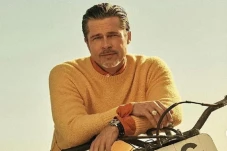 Brad Pitt Alami Kelainan...