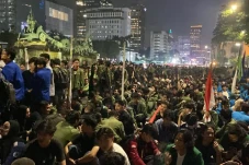 Mahasiswa Gelar Aksi...