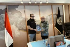 Kemenpar Terima Dokumen...