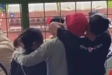 Viral Pemerasan di Stadion...