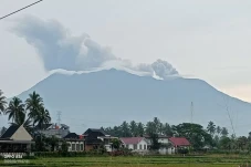 Gunung Marapi Meletus,...
