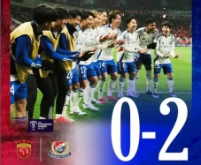 Debut Manis Sandy Walsh...