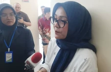 Razman Nasution Ditemani...