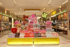 POP MART Indonesia Buka...