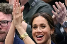 Meghan Markle Bikin...