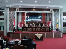 DPRD Kotabaru Dengarkan...