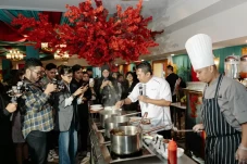 Tren Baru Sarapan Hotel:...