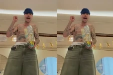 Justin Bieber Bagikan...