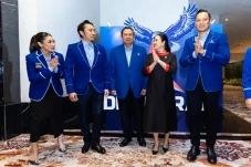 Puan Hadiri Penutupan...