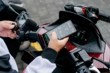 Smartphone dan Motor...