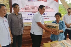 Partai Perindo Salurkan...