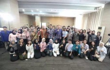 Beri Literasi Keuangan,...