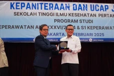 Persiapkan Perawat Profesional,...