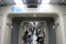 Penumpang LRT Jabodebek...