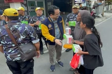 Hari Pertama Ramadan,...