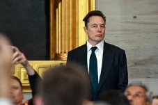 Elon Musk Sambut Kelahiran...
