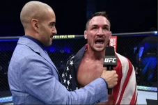 Michael Chandler KO...