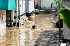 Banjir Rendam Puluhan...