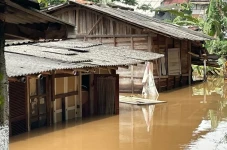 Warga Condet Balekambang...