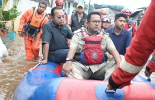 Tatapan si Doel saat...
